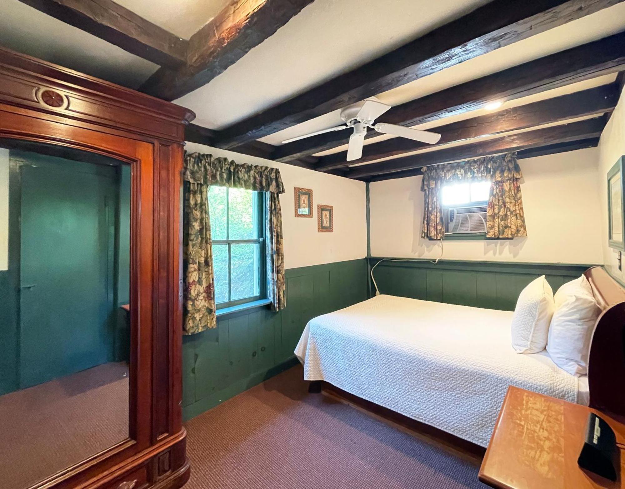Mountain Springs Lake Resort Страудсберг Номер фото