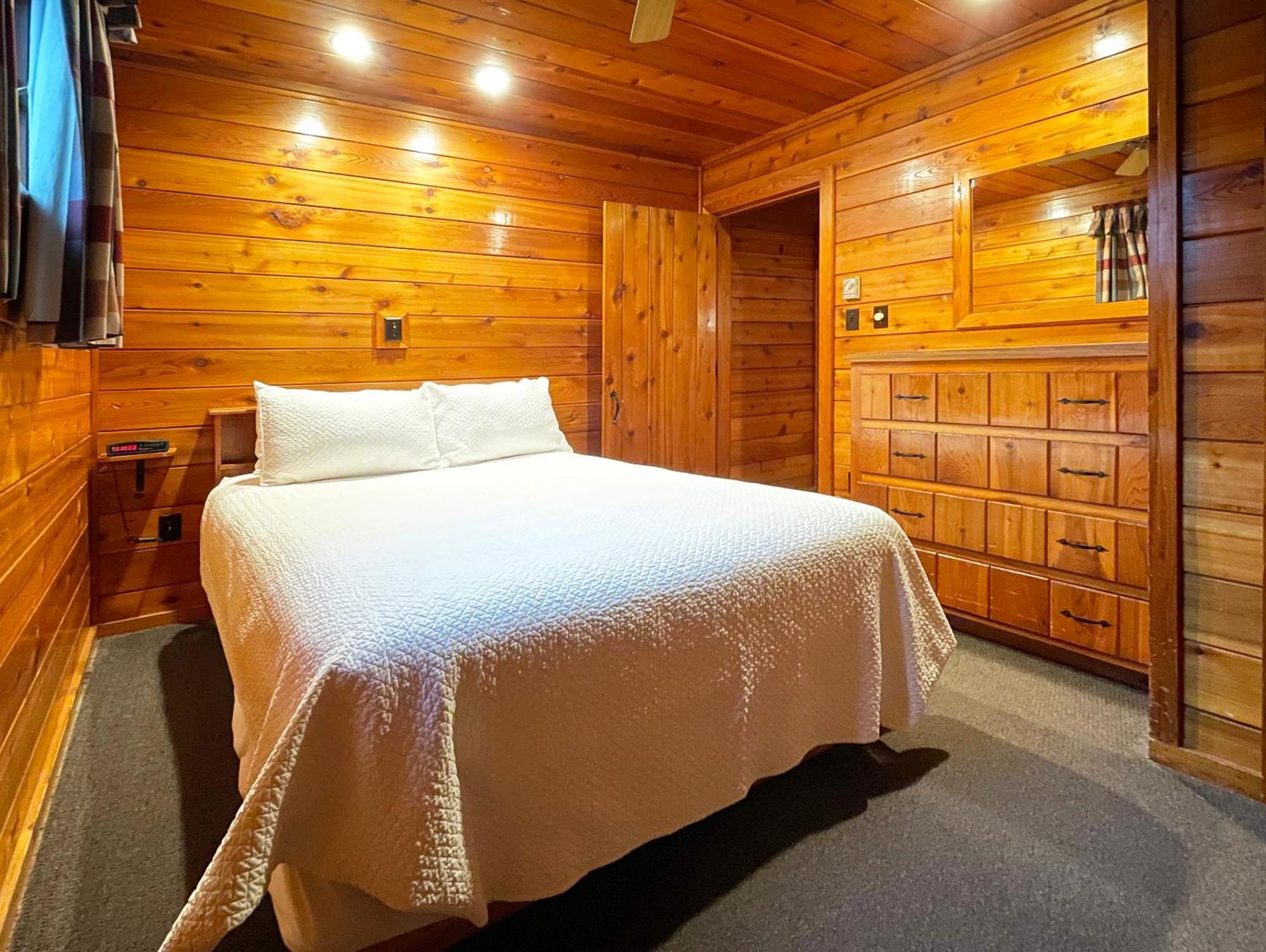 Mountain Springs Lake Resort Страудсберг Номер фото