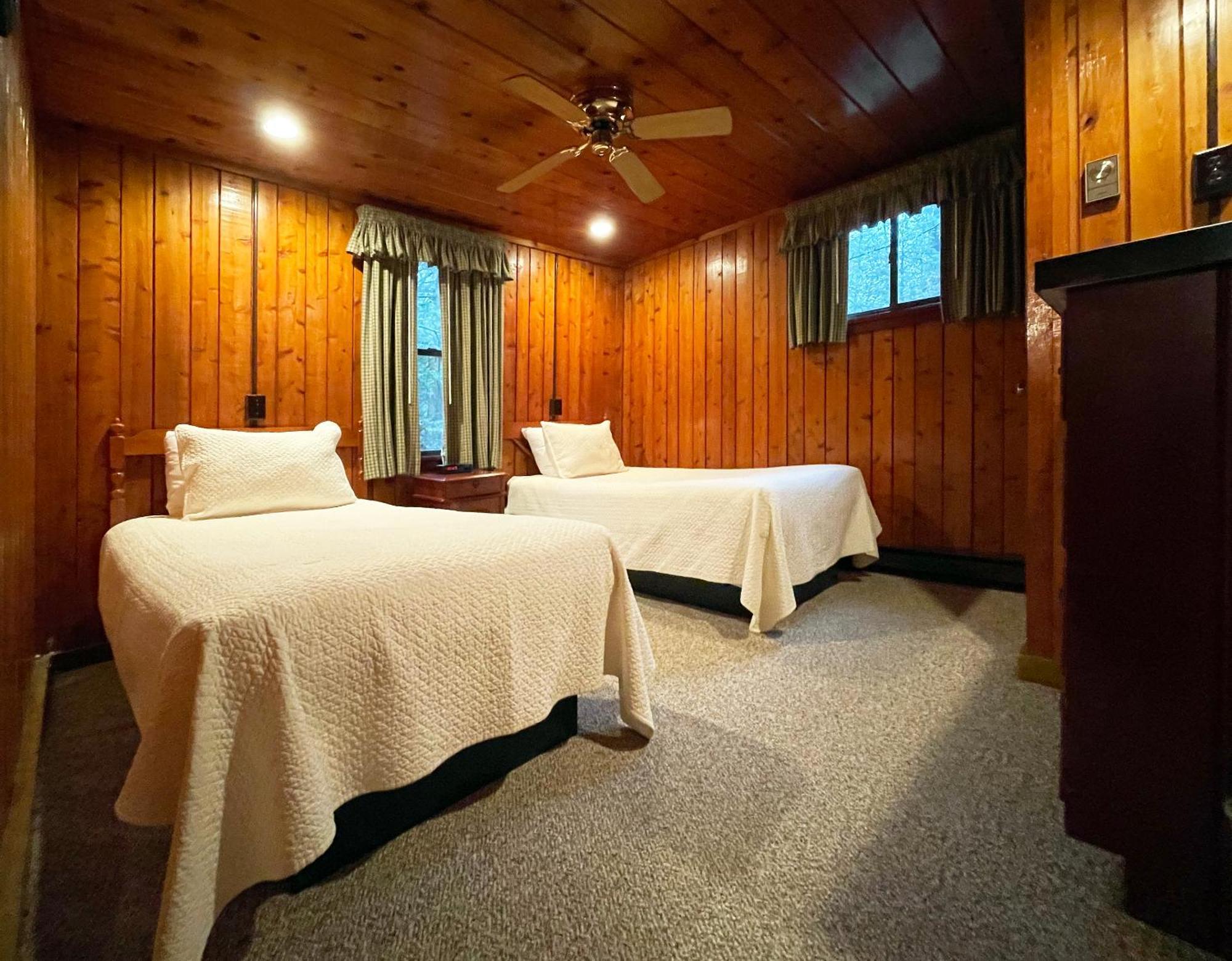 Mountain Springs Lake Resort Страудсберг Номер фото